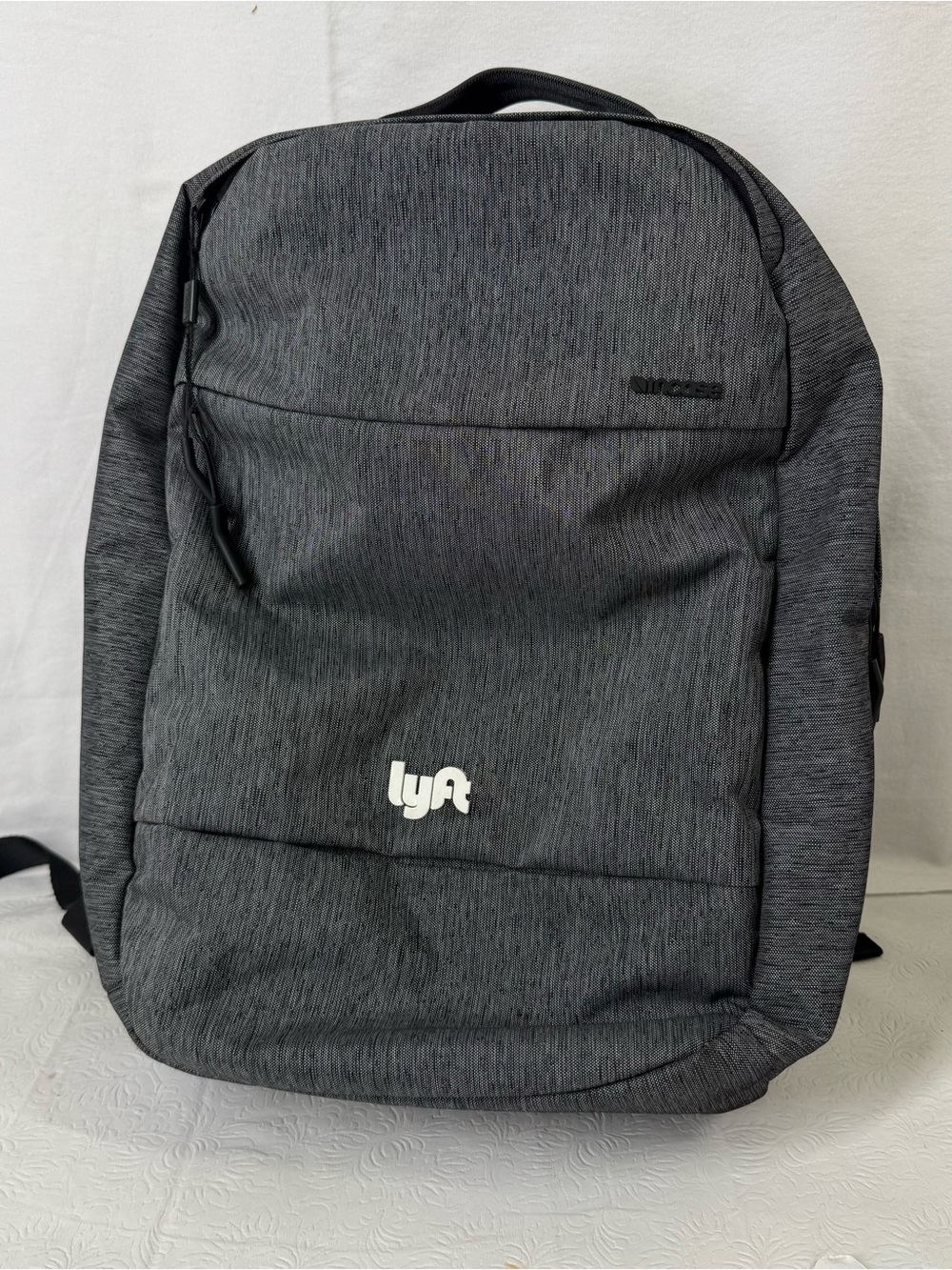 E1 Incase Icon Slim Laptop Backpack 17 Gray Lyft Logo Tech Commuter Bag